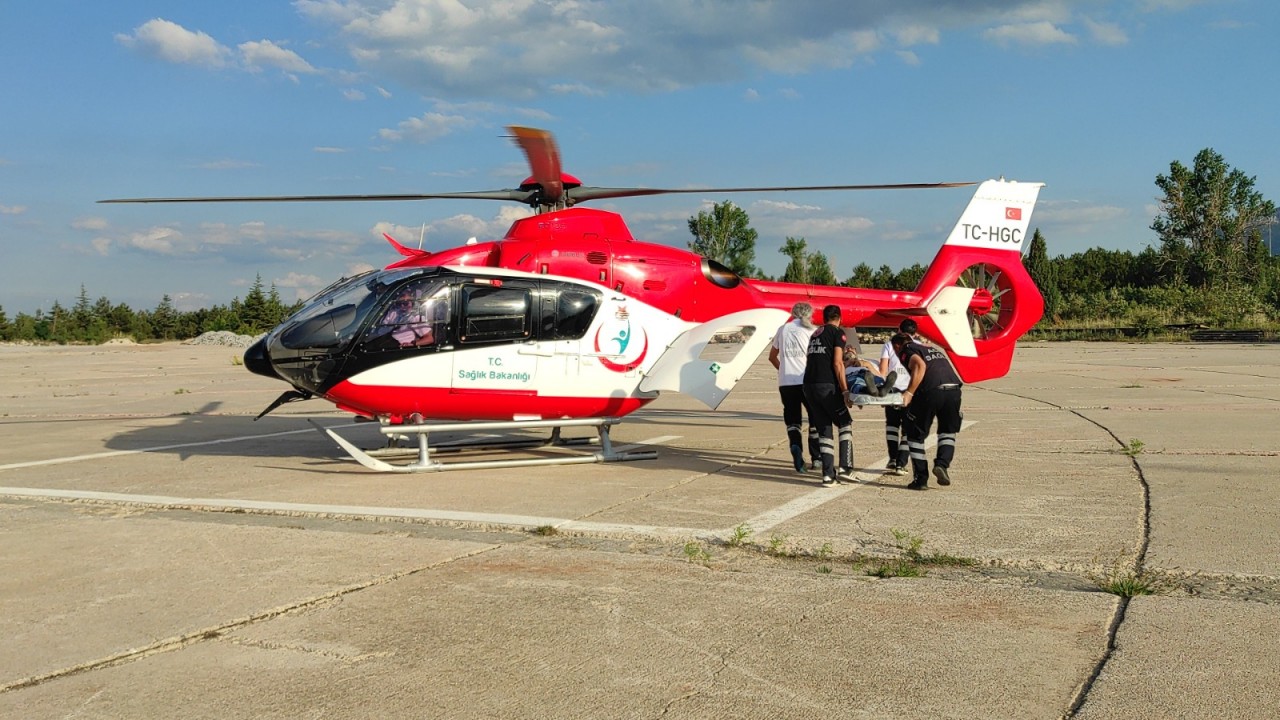 Konya’da  hava ambulansı felç geçiren hasta için havalandı