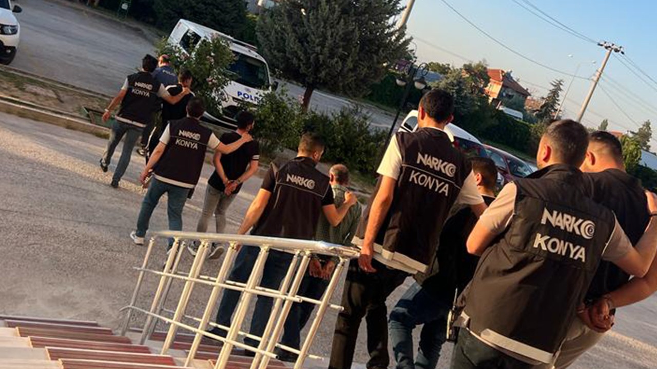 Konya polisinden zehir tacirlerine darbe! 12 kişi tutuklandı