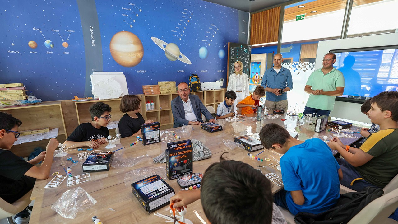 Başkan Kavuş'tan yaz okulu öğrencilerine sürpriz ziyaret!