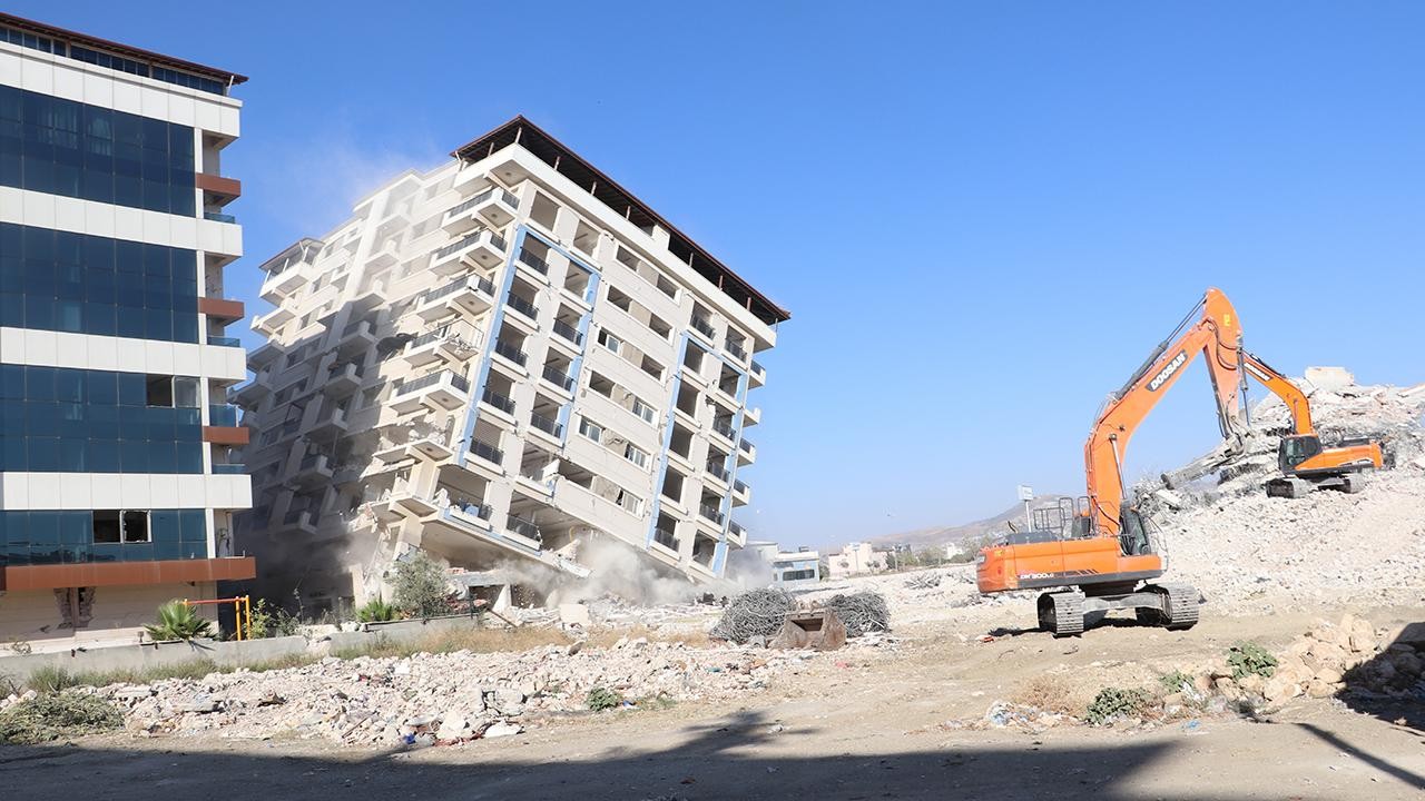Bingöl'de 3 bin 47 ağır hasarlı yapı tespit edildi