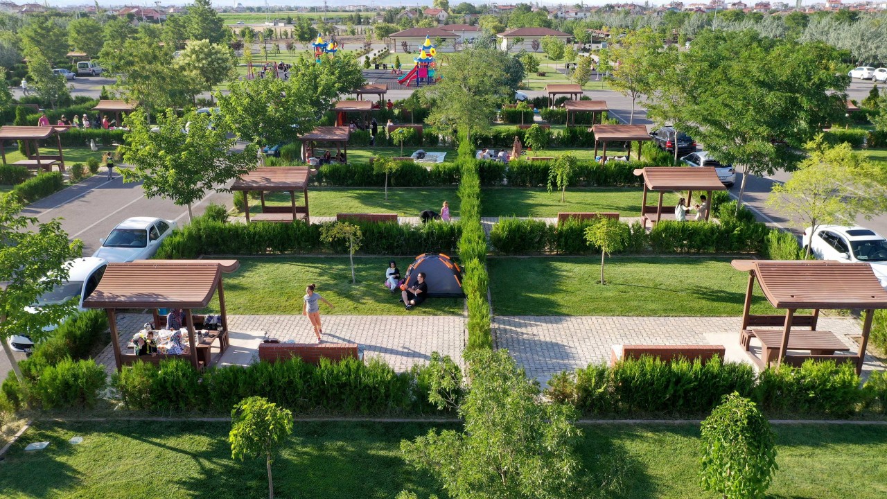 Konya’daki 97 bin 500 metrekarelik piknik bahçesi Avrupa’yı büyüledi!