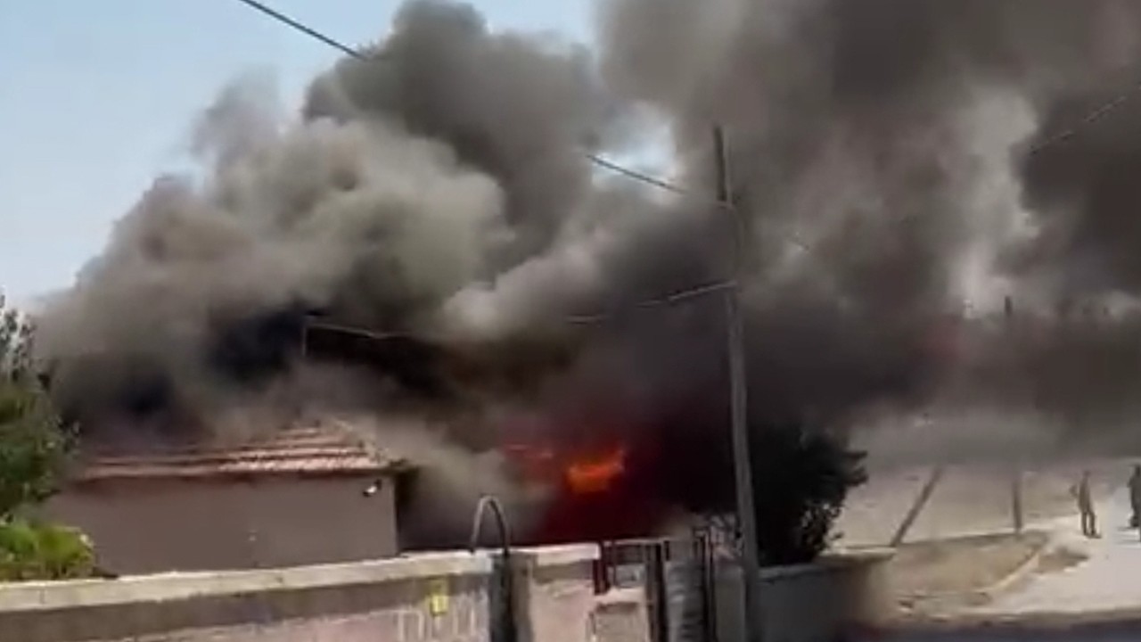 Konya'da müstakil evde yangın: Anne ve 6 çocuğu hastaneye kaldırıldı