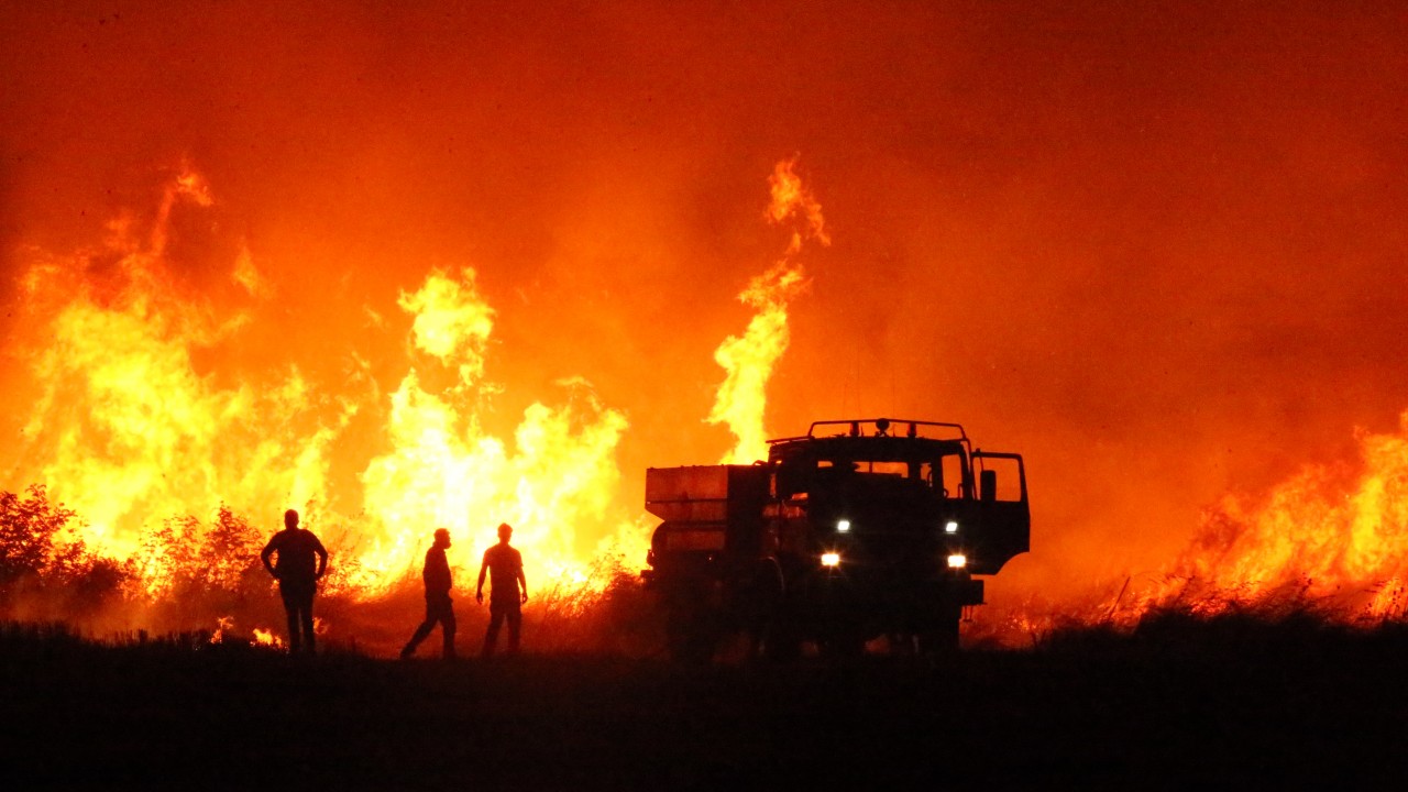 Çanakkale’de orman yangını nedeniyle 4 yerleşim bölgesi tahliye edildi