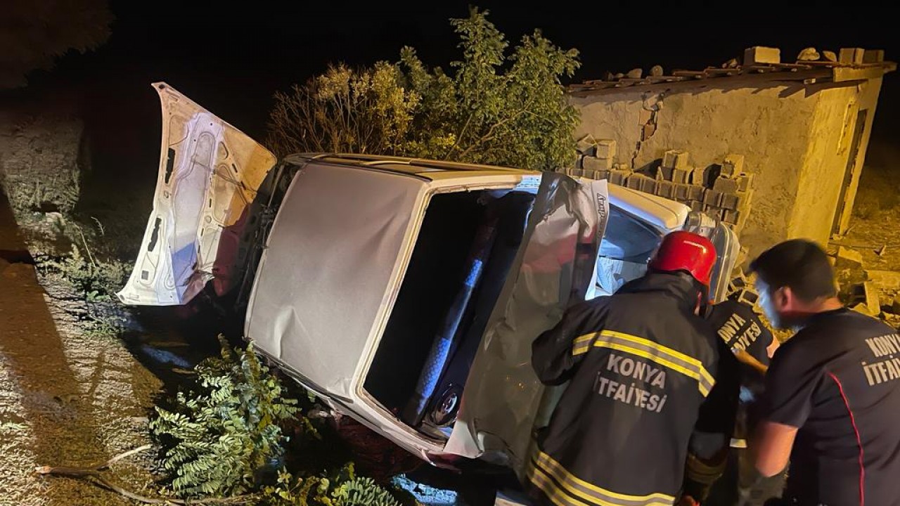 Konya’da otomobil ağaca çarparak devrildi! Sürücüsü yaralandı