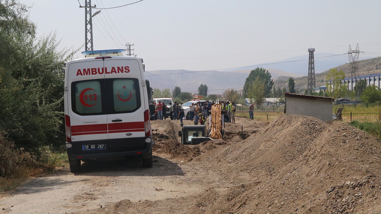 Altyapı çalışmaları sırasında toprak kaydı! 1 işçi hayatını kaybetti