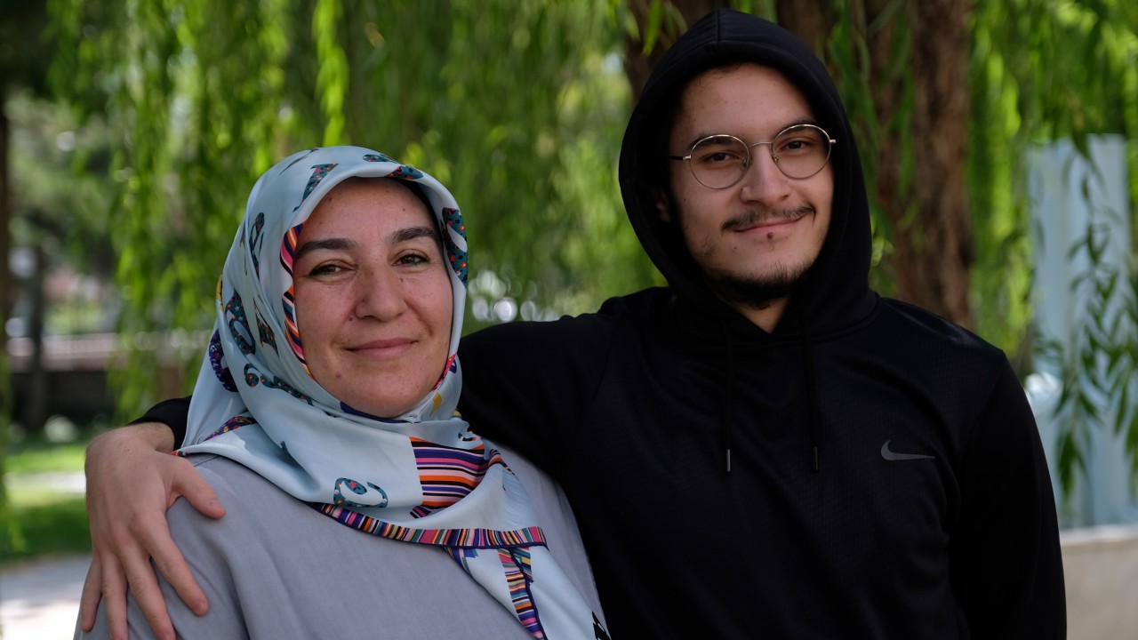 Konya'da 3 çocuk annesi ev kadını, 3'üncü üniversitesine oğluyla gidecek