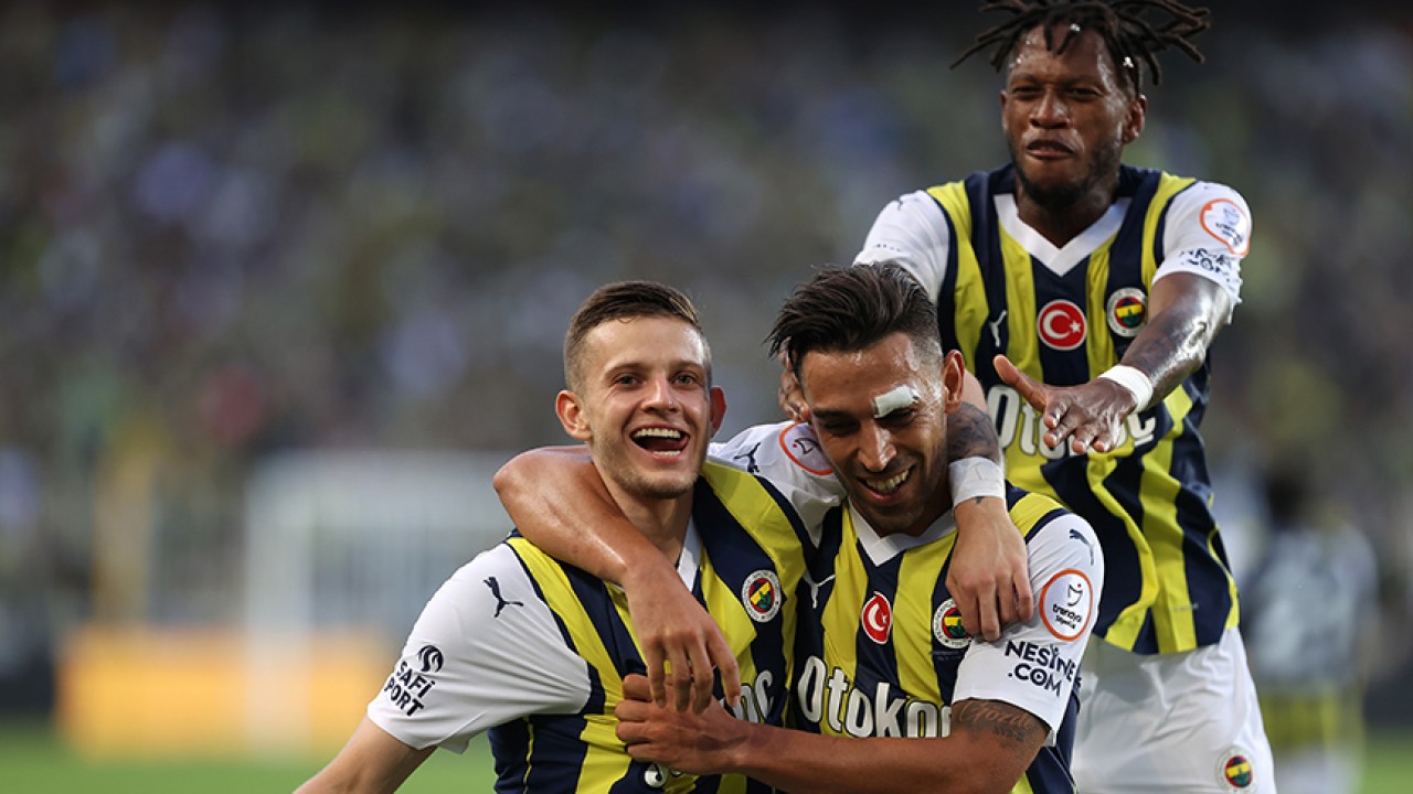 Fenerbahçe 2009-2010 sezonundan bu yana ilk kez sezona 4 galibiyetle başladı