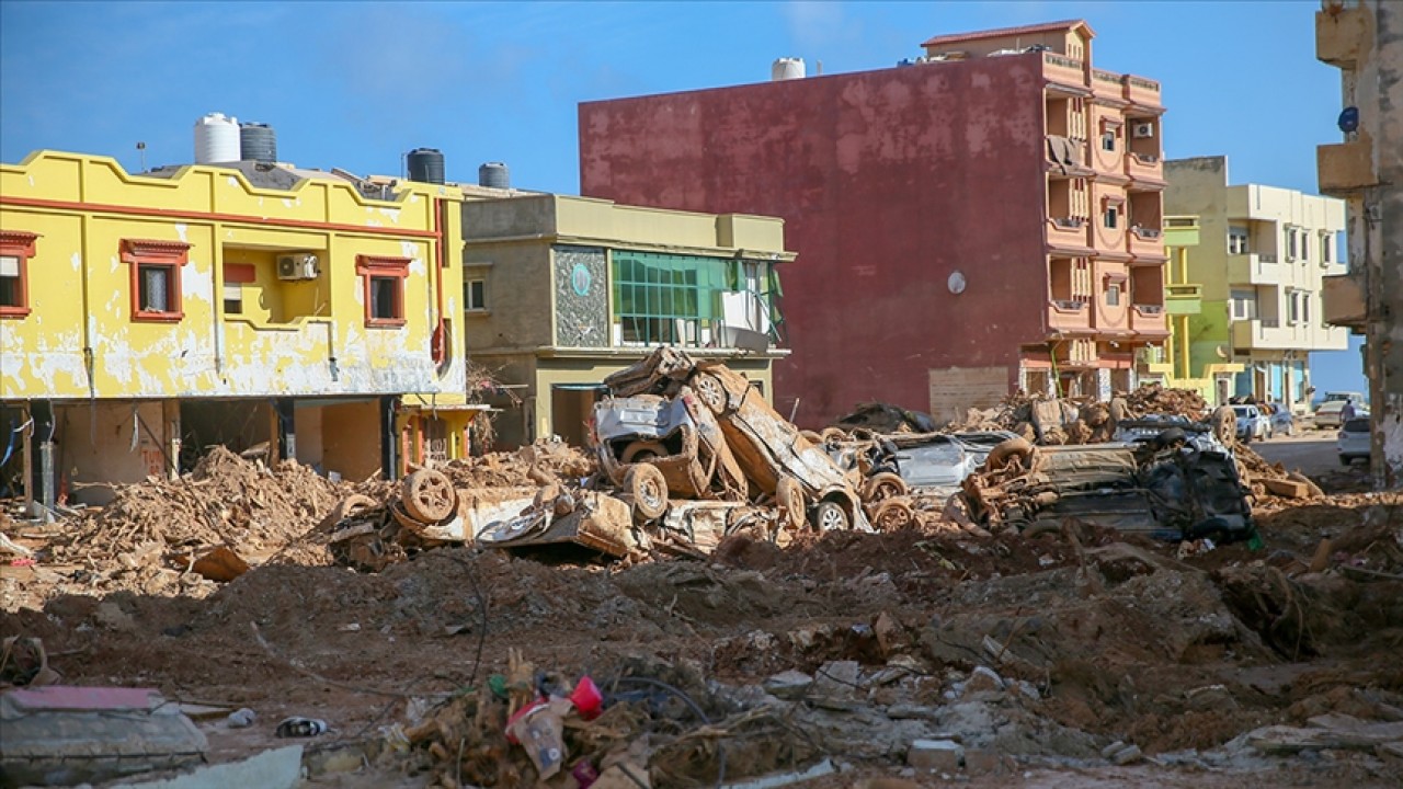 Libya’da selin vurduğu Derne kentinde bir günde 245 cesede ulaşıldı
