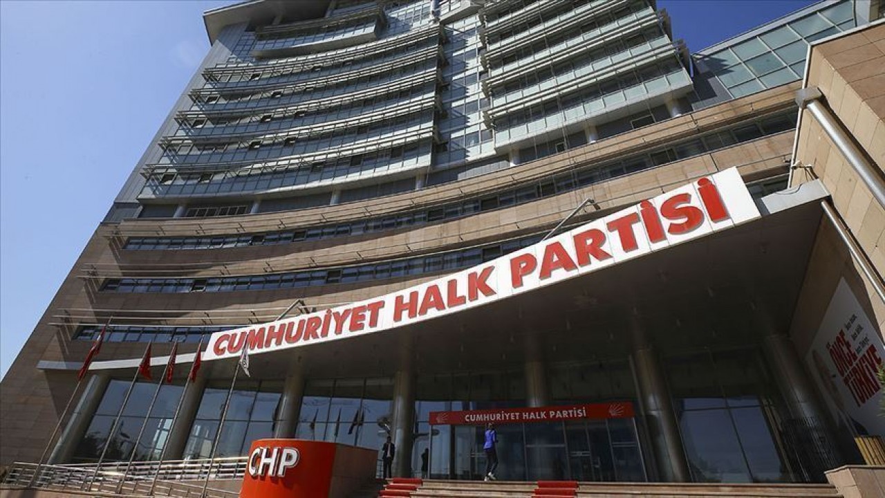 CHP'de kurultay tarihi salı günü netleşecek