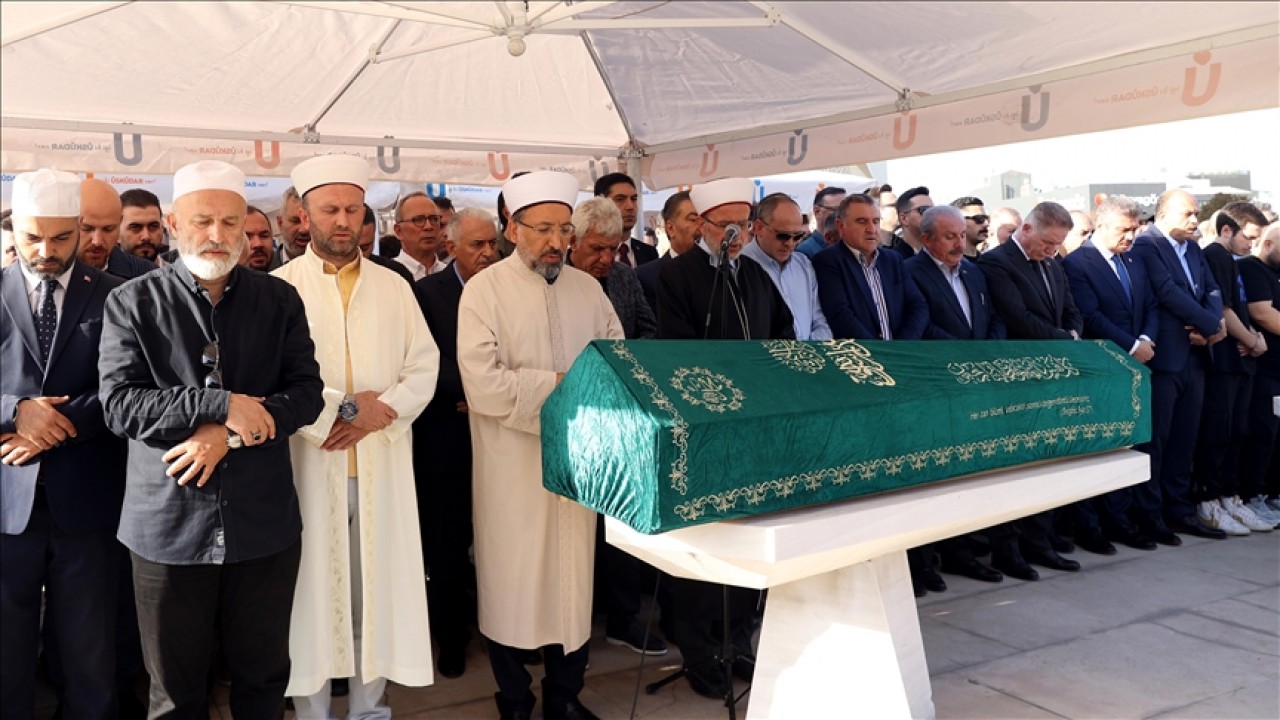 Cumhurbaşkanı Erdoğan’ın vefat eden dayısının oğlunun cenazesi İstanbul’da defnedildi