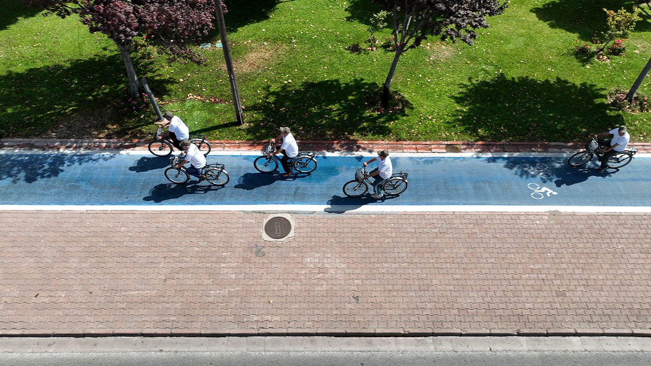 Konya Büyükşehir huzurevinde kalan büyüklerimiz için bisiklet etkinliği düzenledi