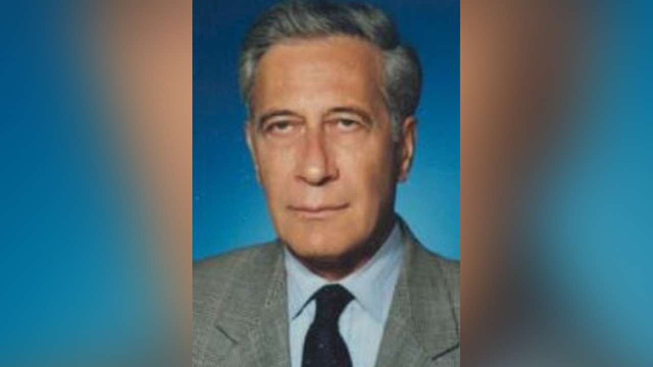 Emekli büyükelçi Ethem Kutlu Özgüvenç, hayatını kaybetti