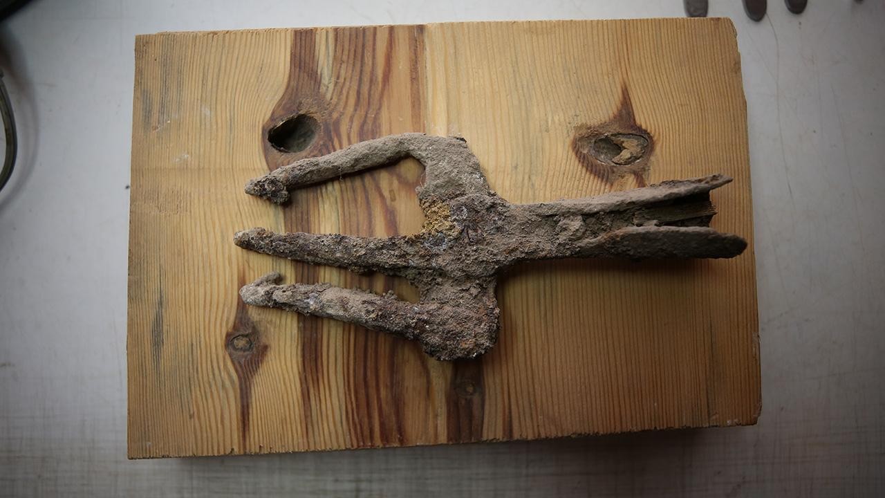 1800 yıllık üç dişli zıpkın bulundu
