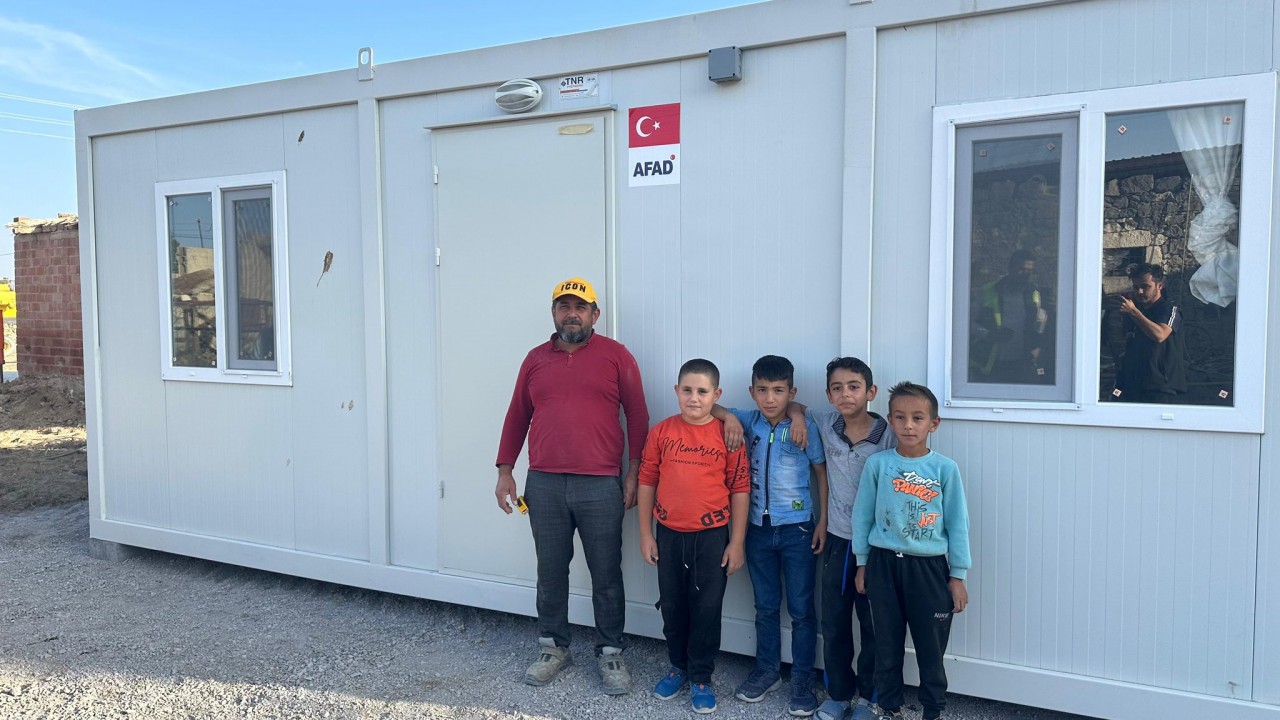 Konya’da depremden etkilenen 2 mahalleye konteyner ev desteği