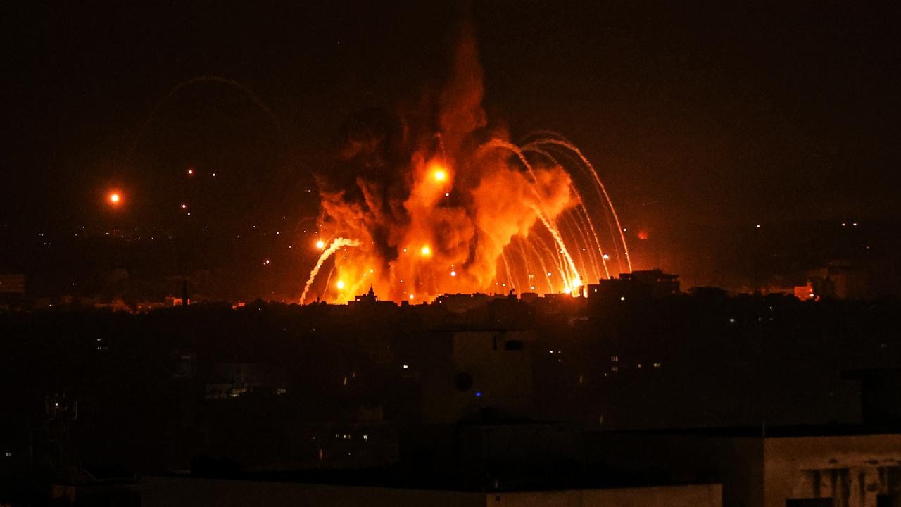 İsrail savaş uçakları gece boyunca Gazze'yi  bombaladı! Can kaybı artıyor...