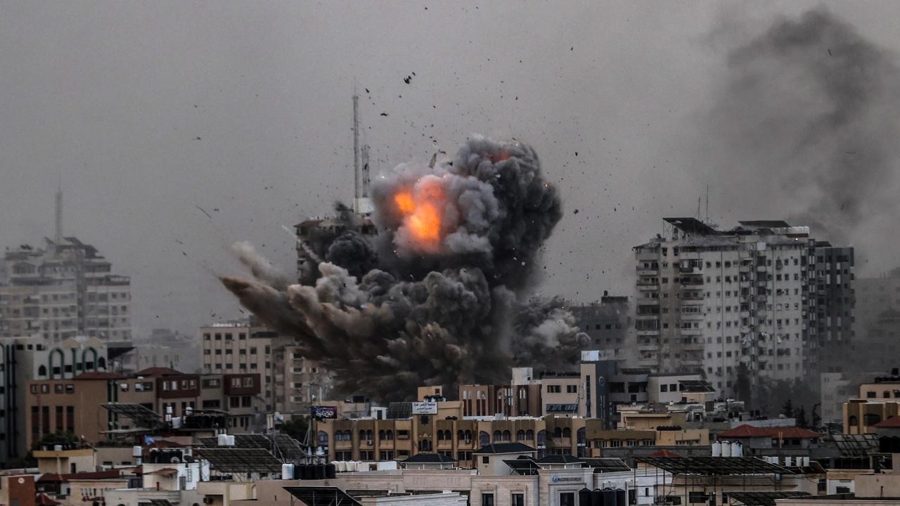 İsrail’in Gazze’ye saldırılarında 1900 kişi hayatını kaybetti