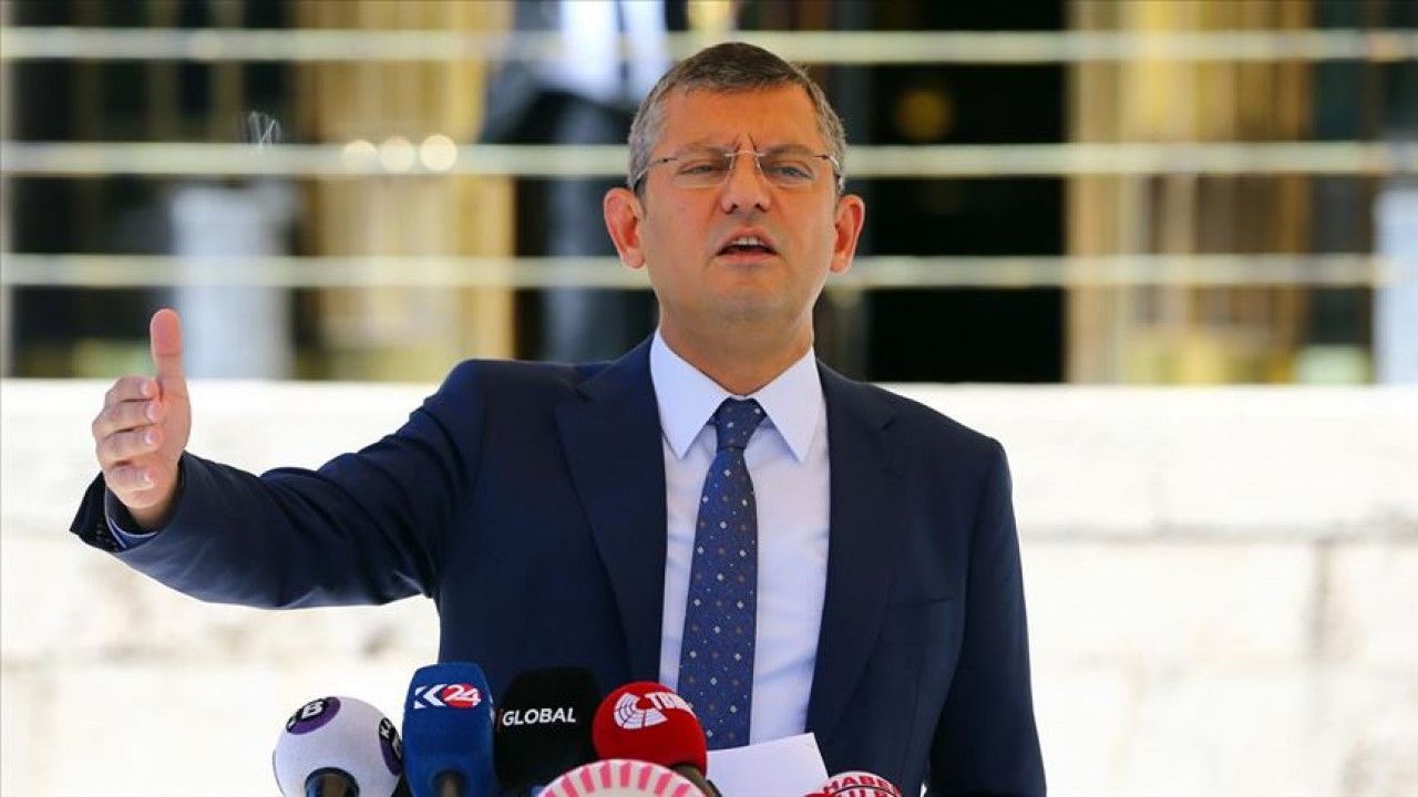 CHP'de yeni dönem başlıyor: Kemal Kılıçdaroğlu, görevi Özgür Özel'e teslim edecek