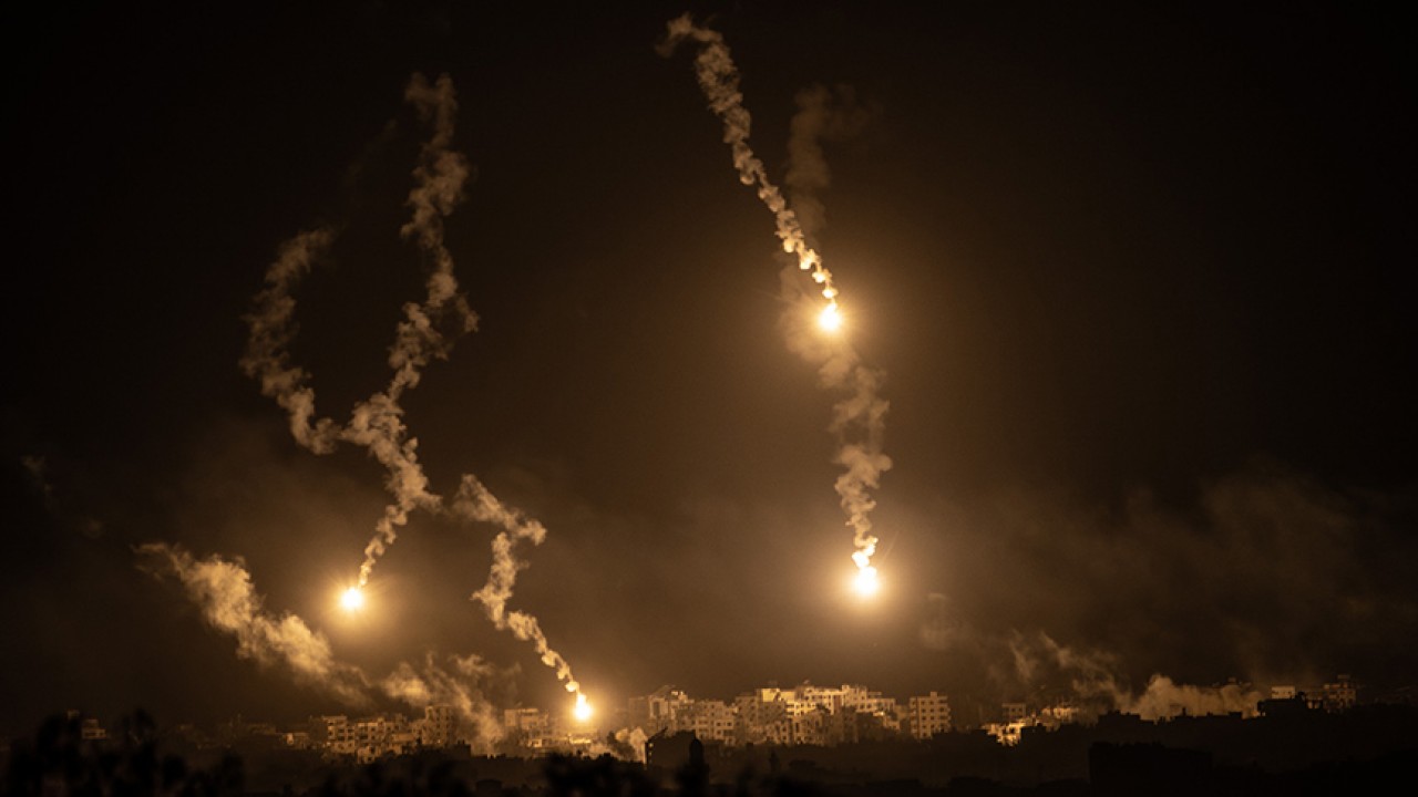 İsrail’in Gazze’ye saldırıları savaşın 33’üncü gününde de aynı hızla devam ediyor