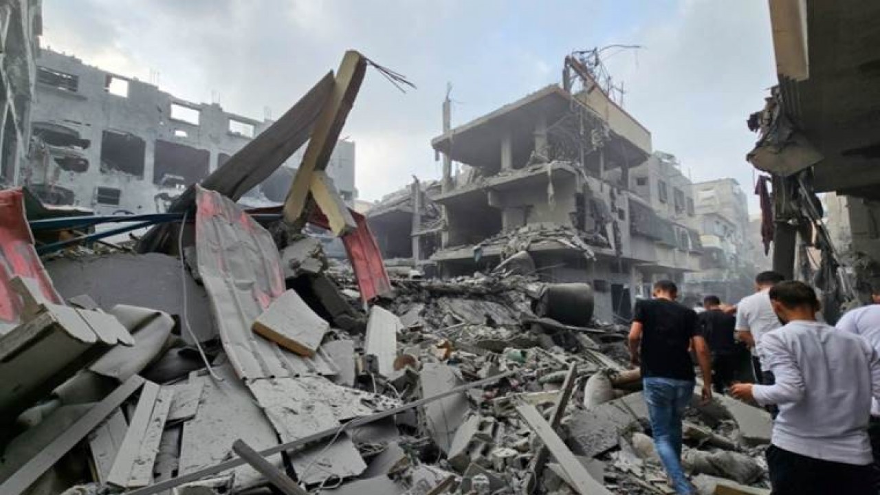İsrail Gazze'de okula saldırdı: En az 20 ölü