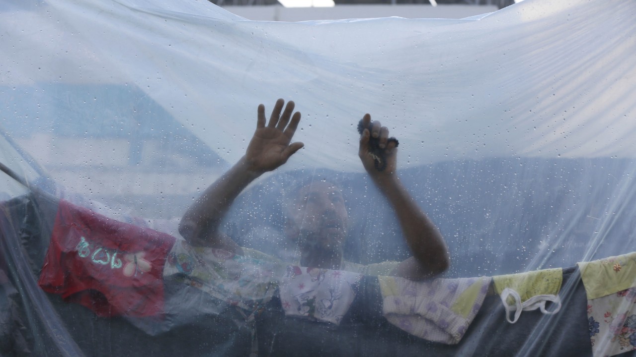 Gazze’de yağan yağmur sonrası çadırlar su altında kaldı