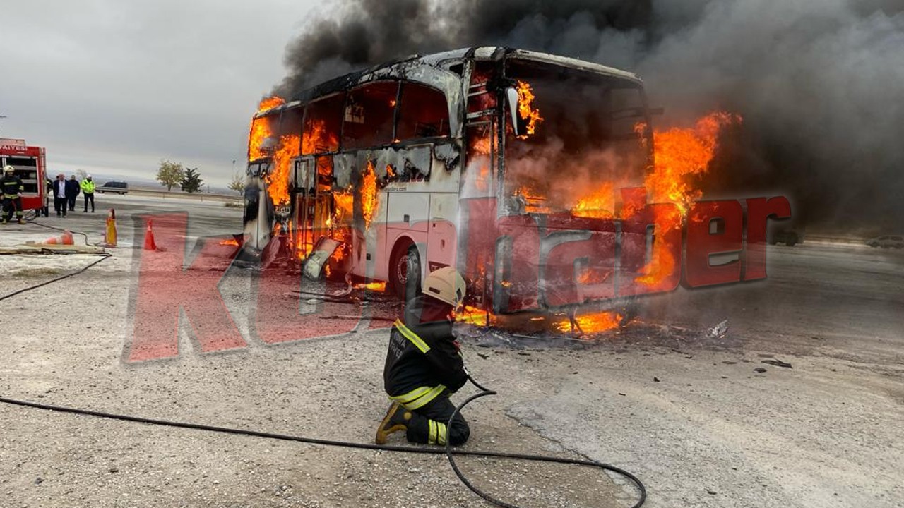 Konya'da yolcu otobüsü alev alev yandı