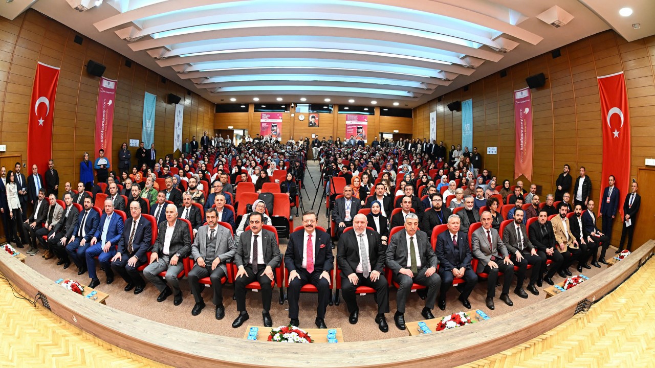 Rifat Hisarcıklıoğlu, Konya’da turuncu konuşalım etkinliği “hikayenin ilerisi” paneline katıldı