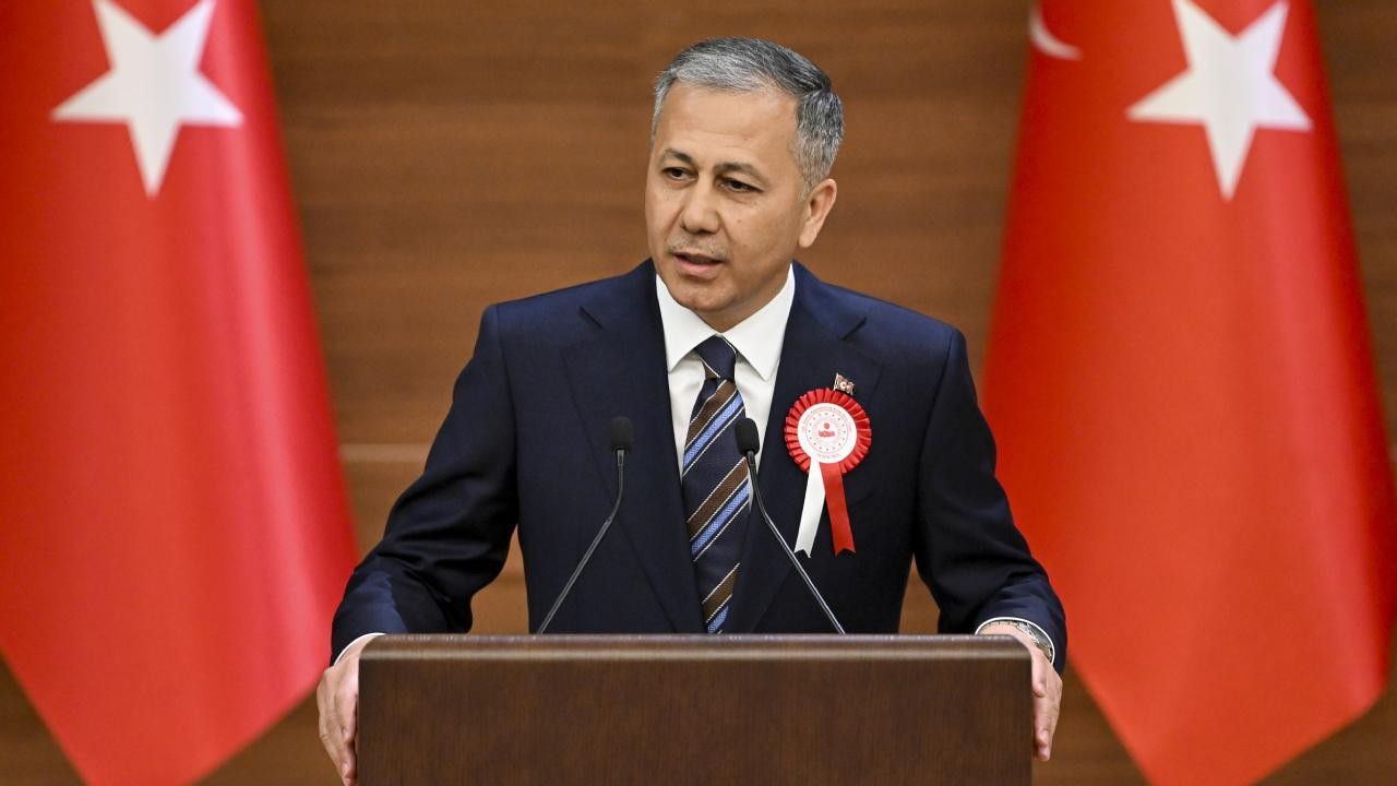 İçişleri Bakanı Yerlikaya, Beşiktaş'taki terör saldırısı şehitlerini andı