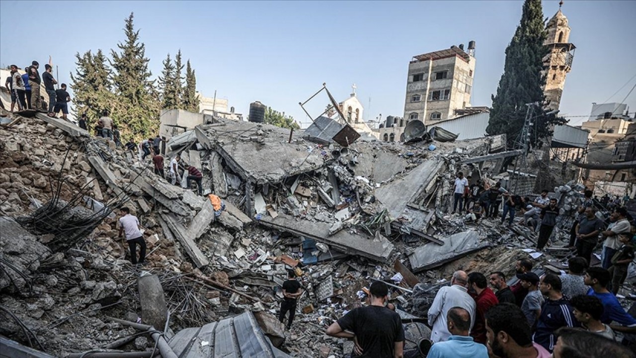 İsrail, ABD’den “vurulmasın diye“ Gazze’de koordinatları verilen kilise ve manastırı da hedef almış