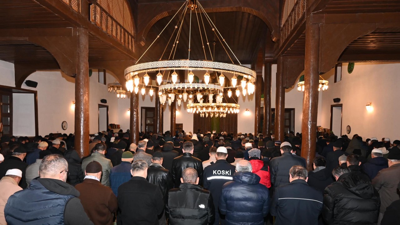 Seydişehir'de sabah namazında şehitler ve Gazze'de hayatını kaybedenler için dua edildi