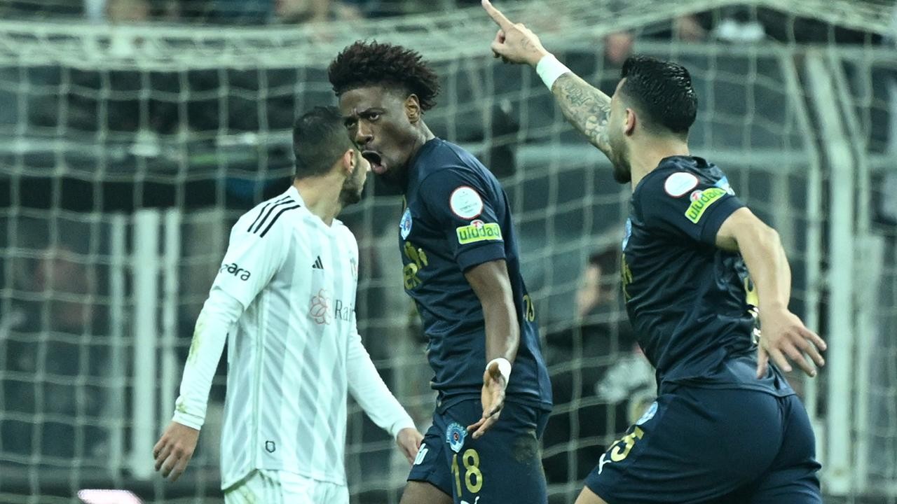Kasımpaşa Beşiktaş'ı evinde yendi: 3-1