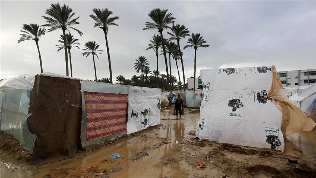 Filistinliler, Gazze’deki göletin taşması ve evlerin atık sular altında kalmasından endişeli