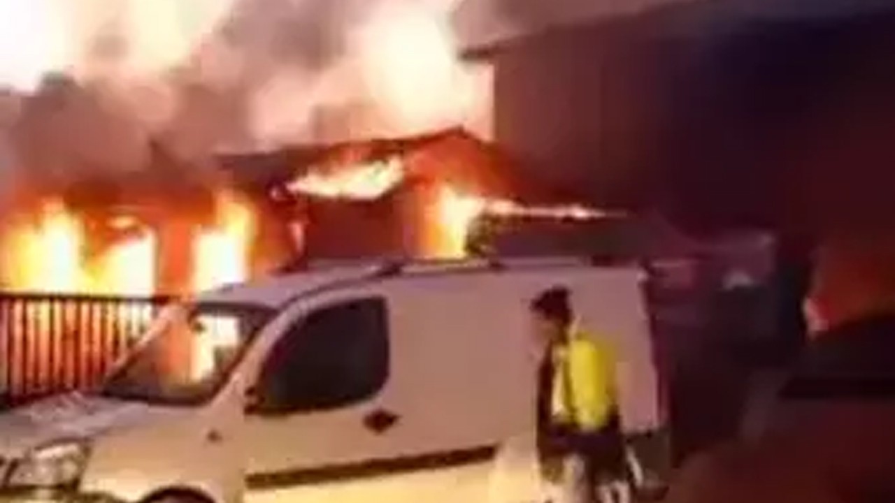İşçilerin kaldığı konteynerde yangın: 3 ölü