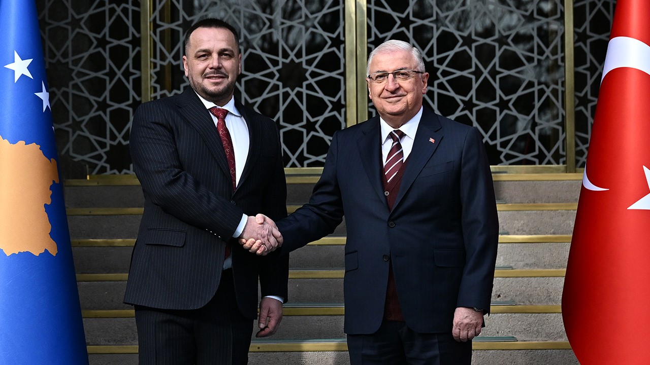 Milli Savunma Bakanı Güler, Kosovalı mevkidaşı ile görüştü