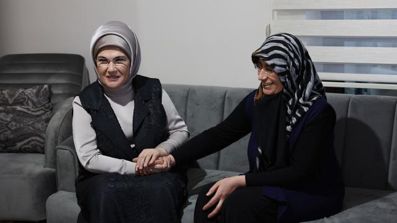 Emine Erdoğan: Asrın felaketi ile sınanırken asrın birlikteliği ile yeniden umut bulduk