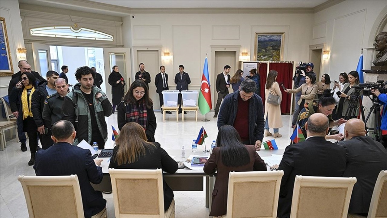 Azerbaycan’daki cumhurbaşkanı seçiminde katılım oranı yüzde 76,73 oldu