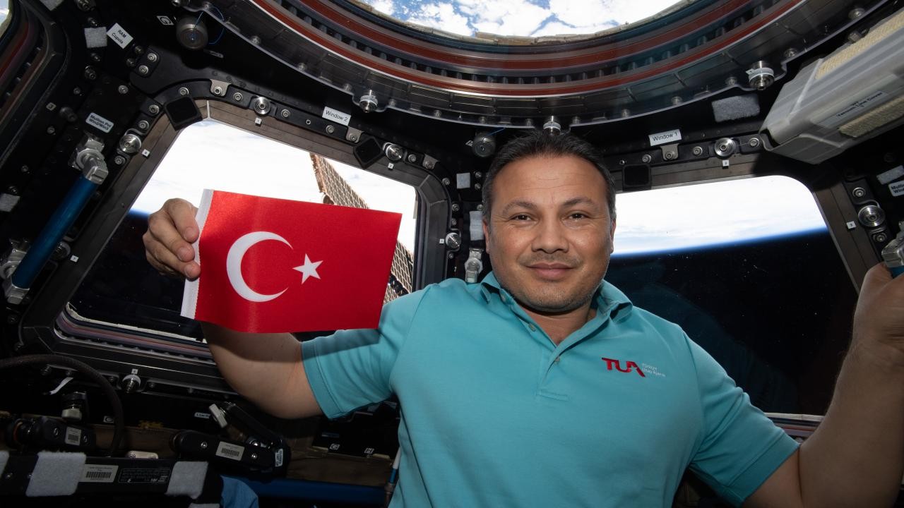 Türkiye’nin ilk astronotu Alper Gezeravcı, Dünya’ya dönüşünün ardından bir hafta gözlem altında tutulacak