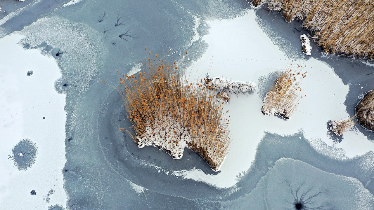 Iğdır'daki donan Üçkaya Gölü havadan görüntülendi
