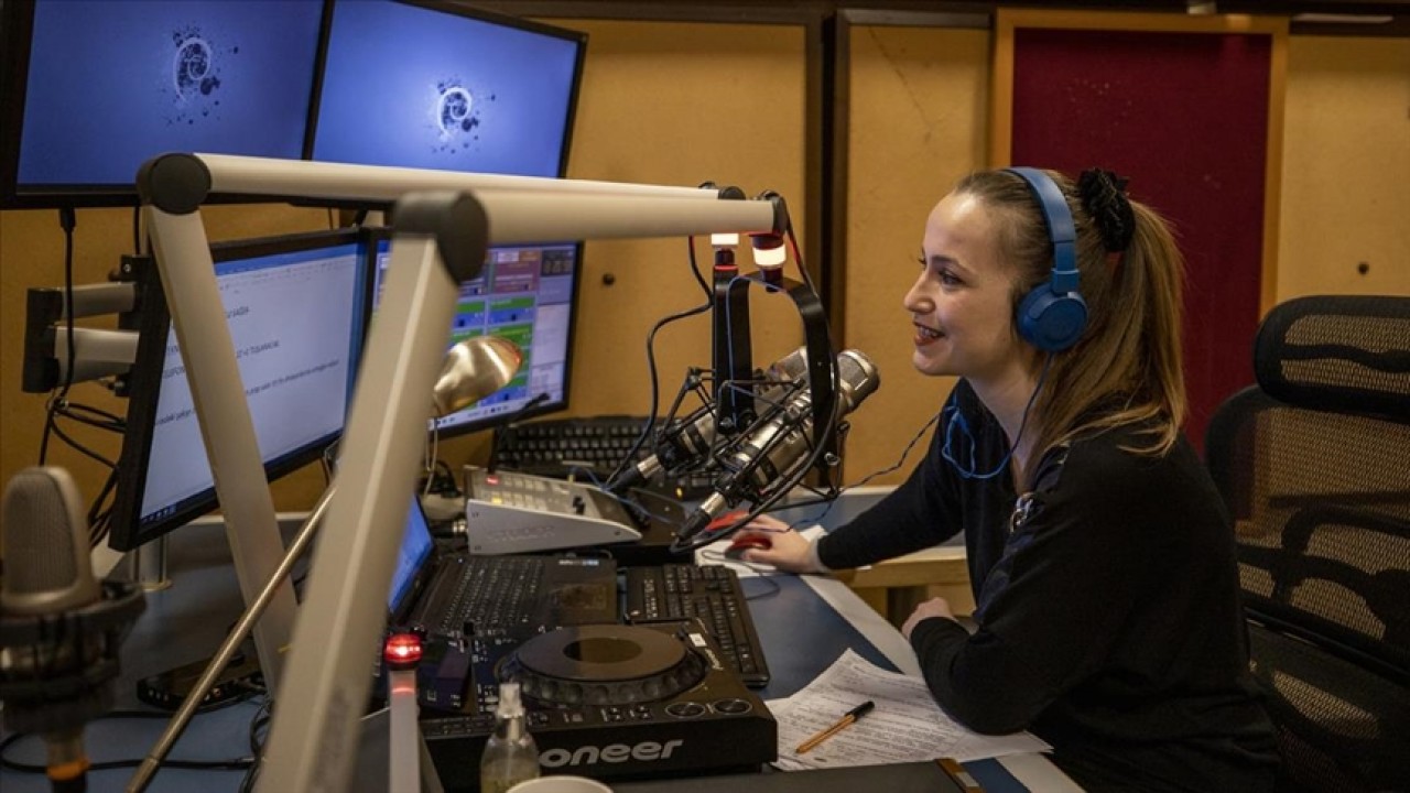 Dünya Radyo Günü'nün 13. yıl dönümü kutlanıyor 