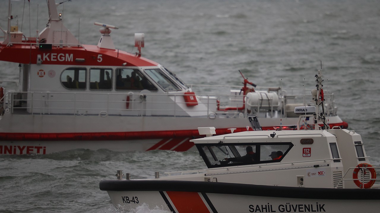 Marmara'da batan geminin enkazında bir kişinin cesedine ulaşıldı