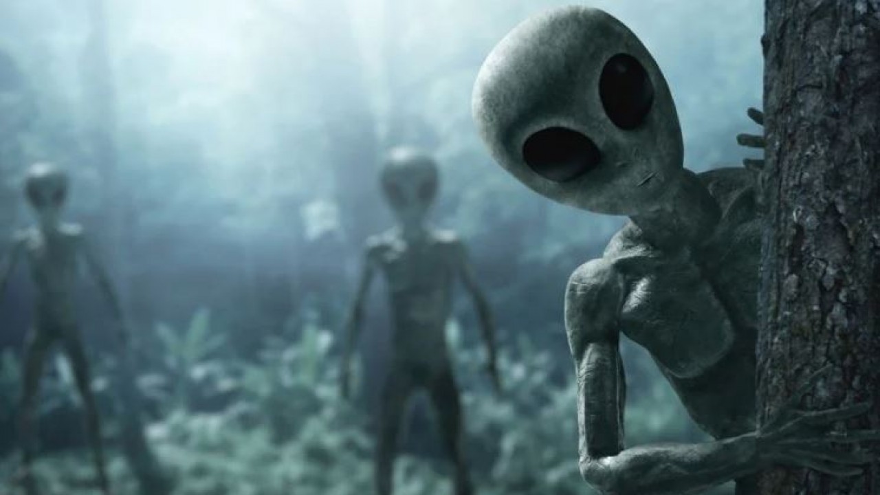 Pentagon açıkladı: UFO’lar ve uzaylılar var mı?