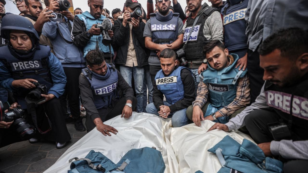 Katar'dan Gazze'de gazetecilerin öldürülmesine soruşturma çağrısı