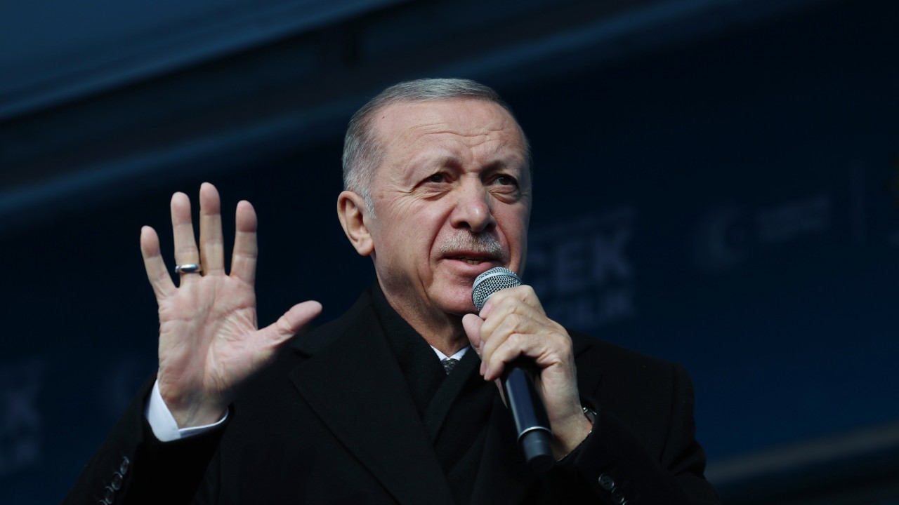 Cumhurbaşkanı Erdoğan: Bavullarla taşınan dolarlar hakkında ağızlarını bıçak açmıyor