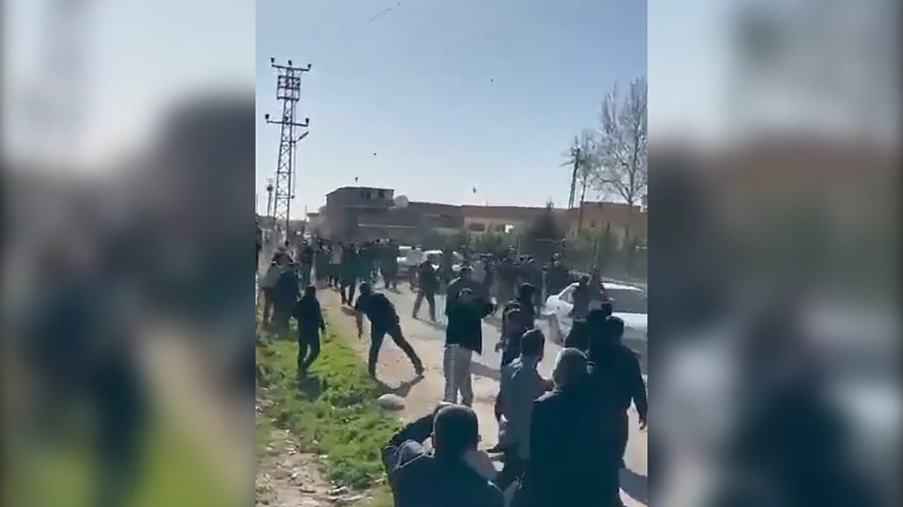 Şanlıurfa'da silahlı, sopalı muhtarlık kavgası: 16 kişi yaralandı