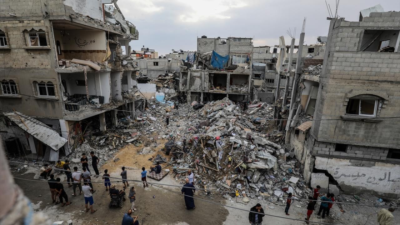 İsrail’in 191 gündür saldırılarını sürdürdüğü Gazze’de can kaybı 33 bin 729’a çıktı