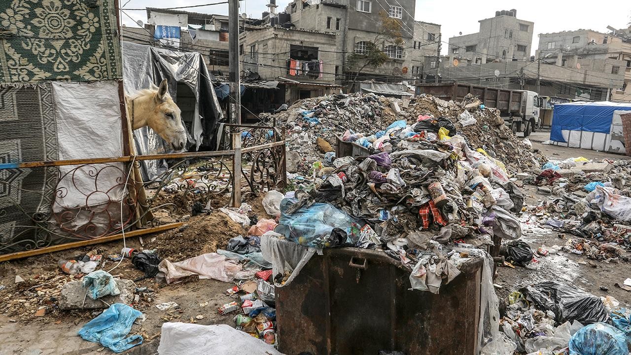 Gazze’de 270 bin ton katı atık birikti, yeni bir sağlık faciası mı geliyor?