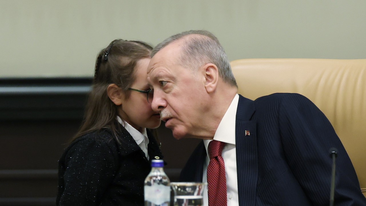 Cumhurbaşkanı Erdoğan’a annesiyle resmini hediye eden Buğlem: Onu mutlu etmek istedim