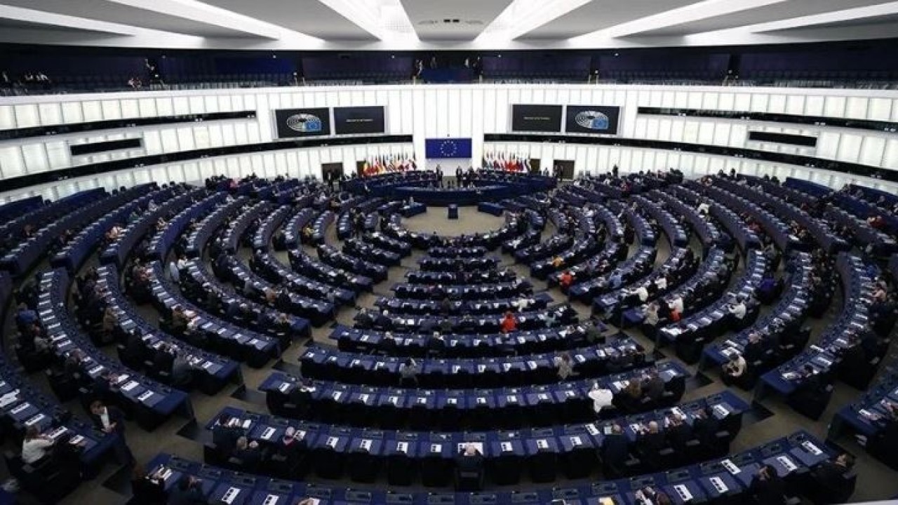 Avrupa Parlamentosu, İran Devrim Muhafızları Ordusu’nun terör listesine alınmasını istedi