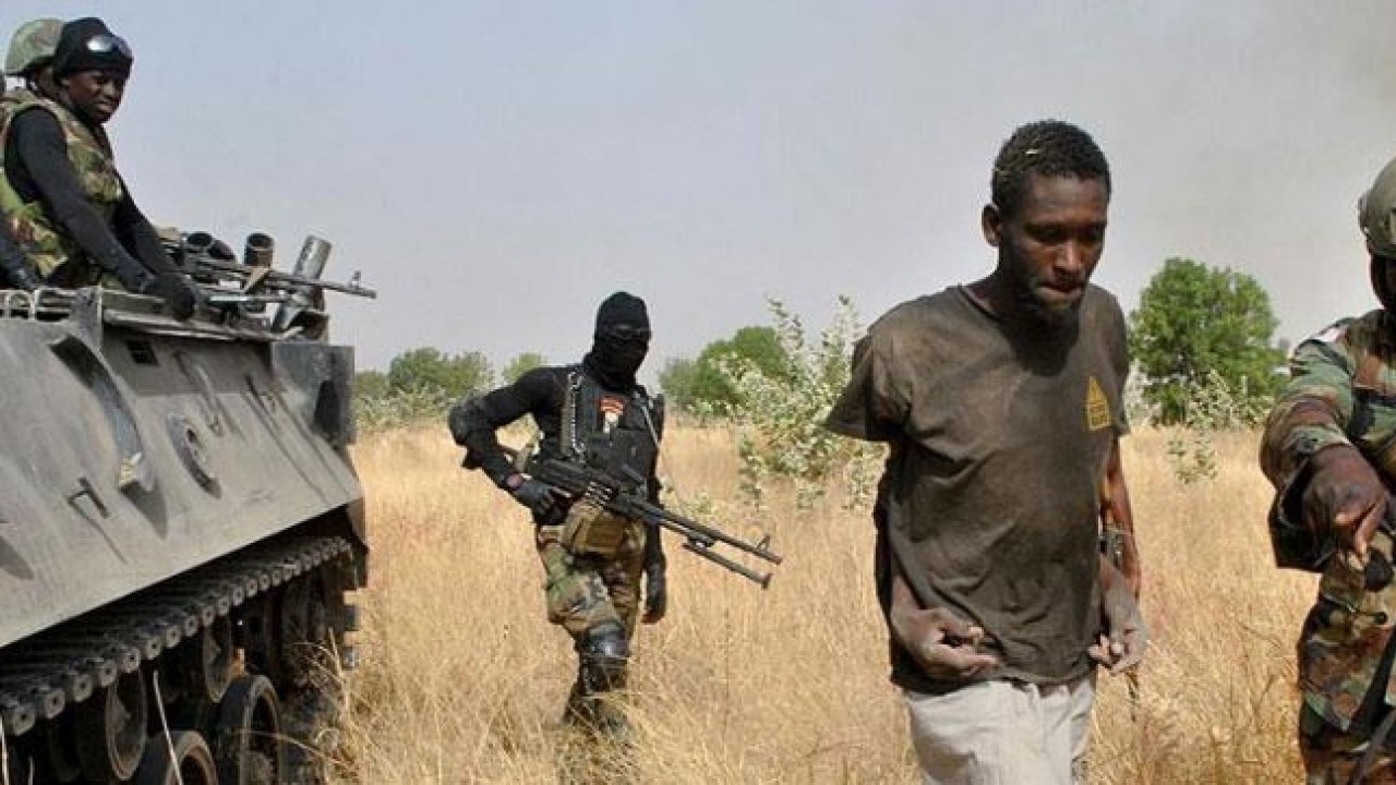 Nijerya'da Boko Haram'ın 10 yıl önce rehin aldığı 387 kişi kurtarıldı