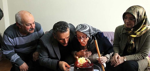 101 yaşını kutlayan Nuriye nine uzun yaşamın sırrını açıkladı