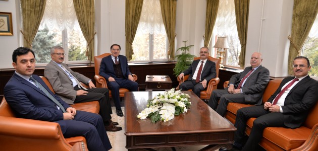 Kamu Başdenetçisi Malkoç, Rektör Özçelik’i ziyaret etti